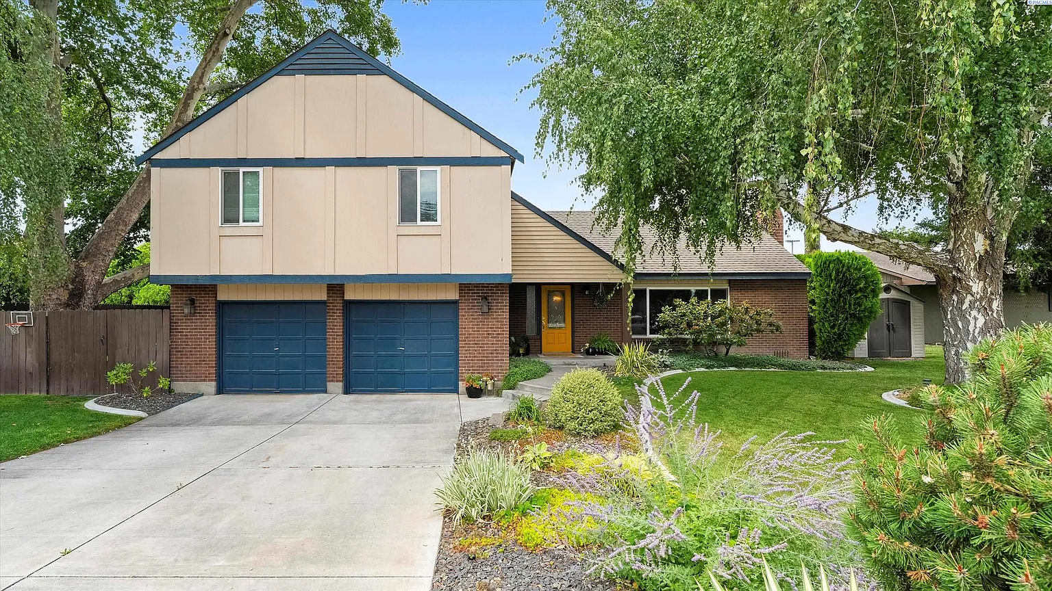1947 Sheridan Pl photo 1