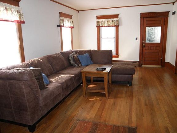 3rd image of 17 Warden St