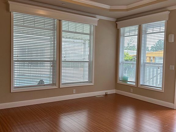 3rd image of 74 Yacht Ln