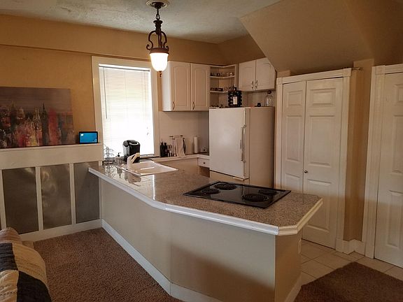 3rd image of 2115 Pillsbury Ave S #2