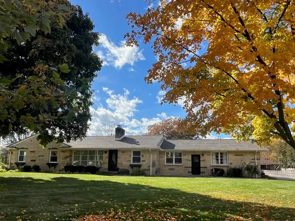 870 Three Mile Rd NE, Grand Rapids, MI 49505