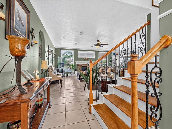 5th image of 6822 Crystal Point Dr