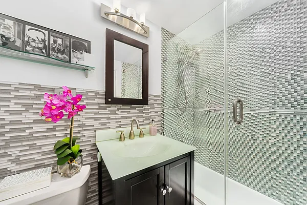 Sold by Compass | media 32