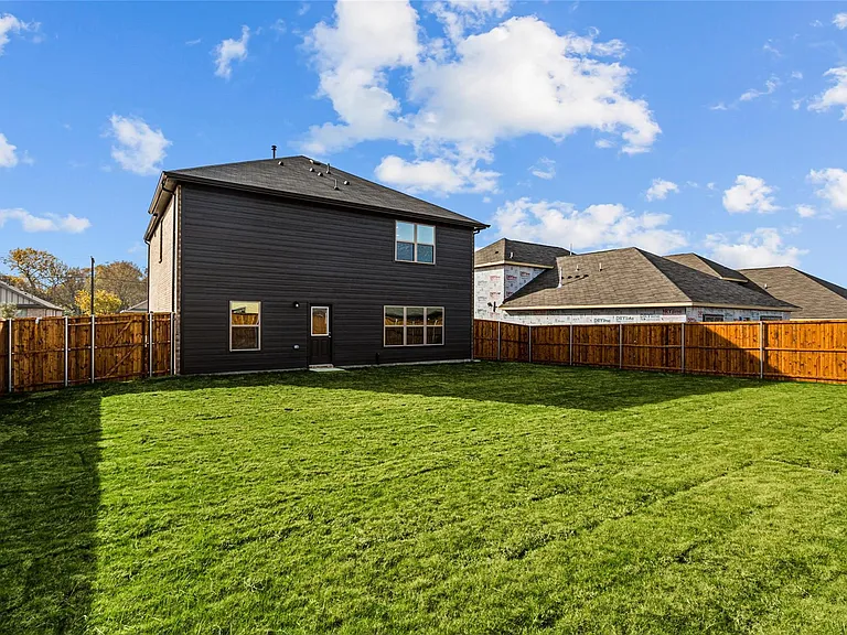 512 Meadow Run Dr — Photo 2