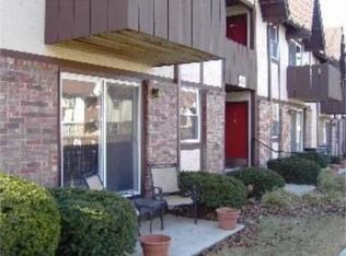 6214 Robinson #4 St, Overland Park, KS 66202