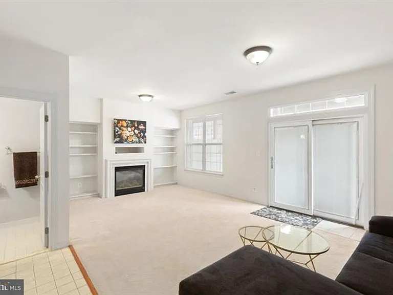 13340 Colchester Ferry Pl — Photo 9