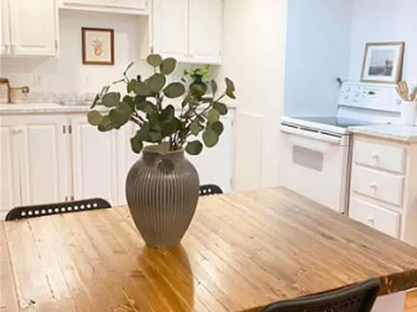 768 Hanson St #2, Fredericton, NB E3B 4A2