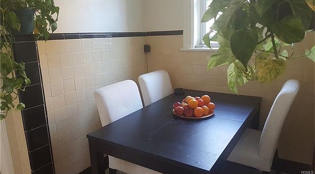 1st image of 47 Oak St APT 6