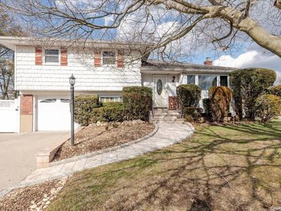 4 Halcourt Drive, Plainview, NY, 11803
