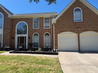 117 Morningside Dr, Grand Prairie, TX 75052