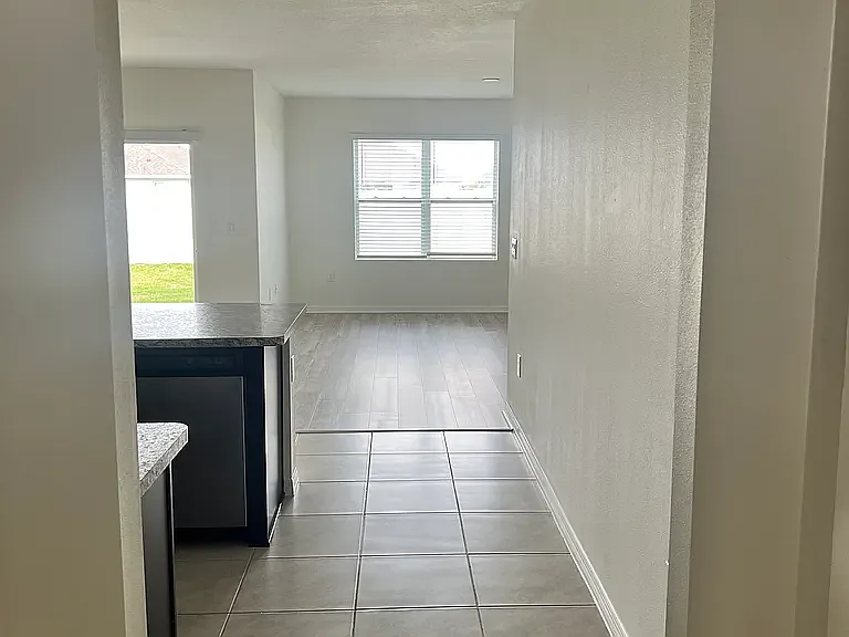 4 bed, 1851 sqft, $2,000 — Photo 3