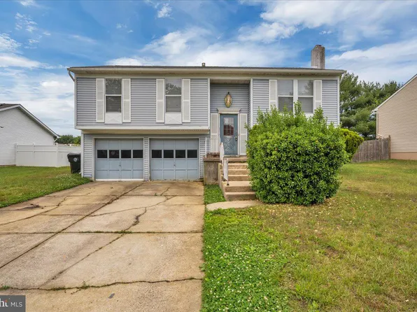 11 Decatur Ln, Sicklerville, NJ 08081