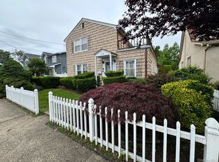 318 Felter Avenue, Hewlett, NY