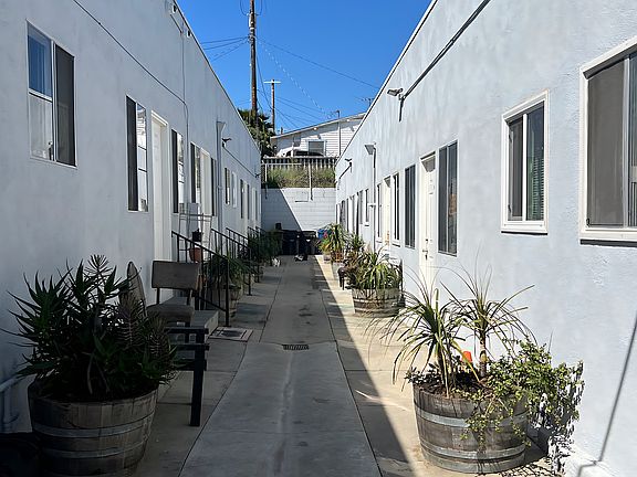 2nd image of 817 S Palos Verdes St #C