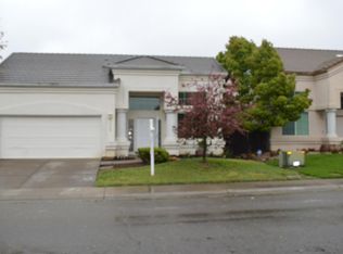 9055 Robbins Rd, Sacramento, CA 95829