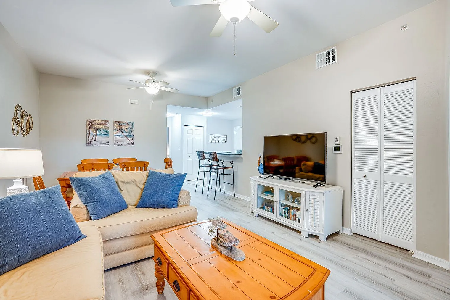 3 bed, 2.0 bath, 1033 sqft, $2,322 — Photo 4