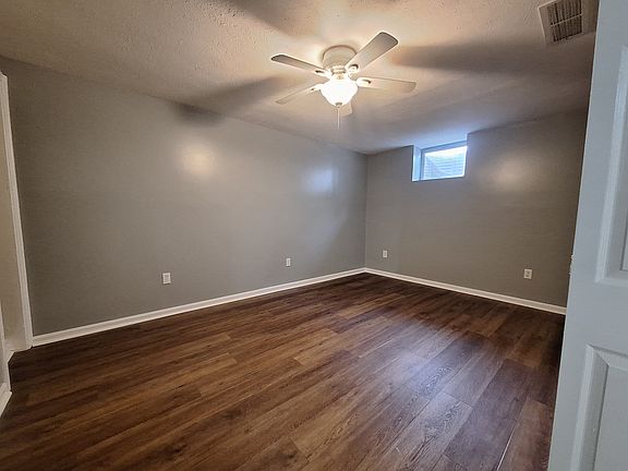 4th image of 800 W Wood St APT C