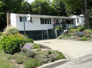 212 E Varnum St, Munising, MI 49862