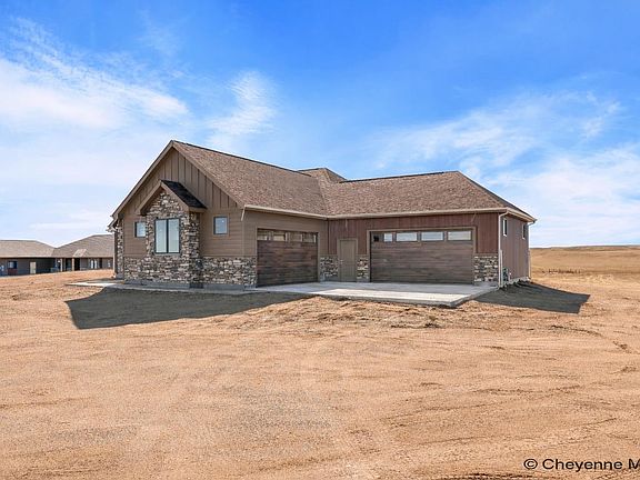 3rd image of 1409 Wineglass Rd