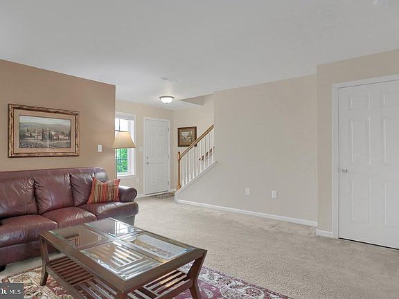 3rd image of 411 Eisenhower Dr