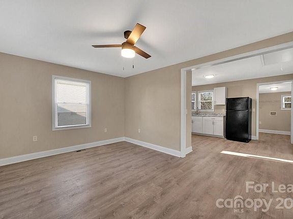 5th image of 1611 Cole St