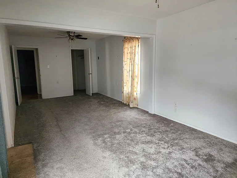 1700 S Avenue B — Photo 26