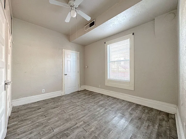317 S Park St — Photo 12