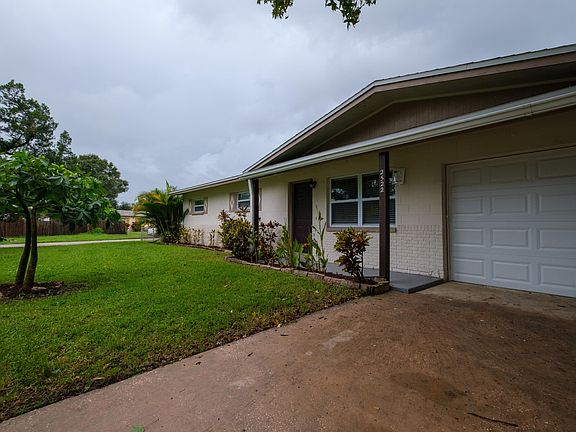 2nd image of 2522 Hathaway Dr