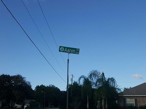 5th image of 1025 Aaron Dr