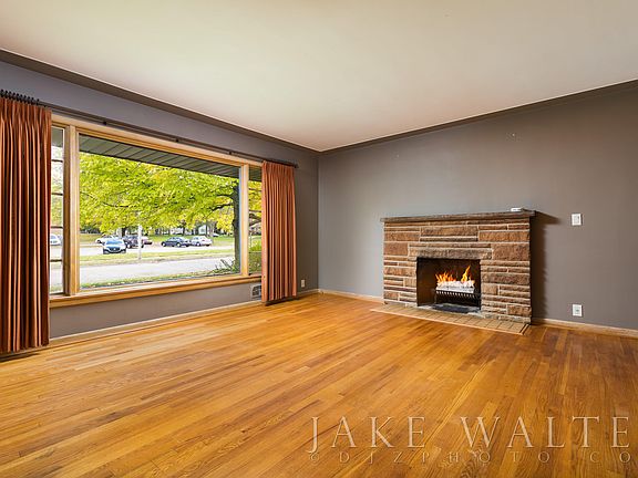 3rd image of 2205 Swensberg Ave NE