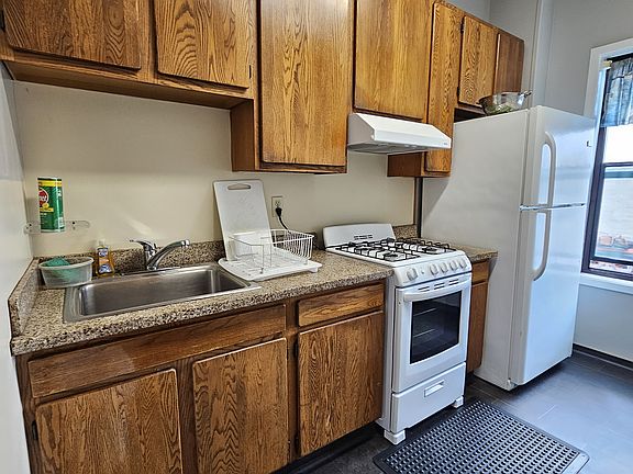4th image of 500 2nd Ave #6