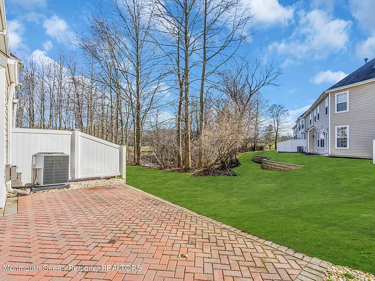 143 Shinnecock Dr — Photo 25