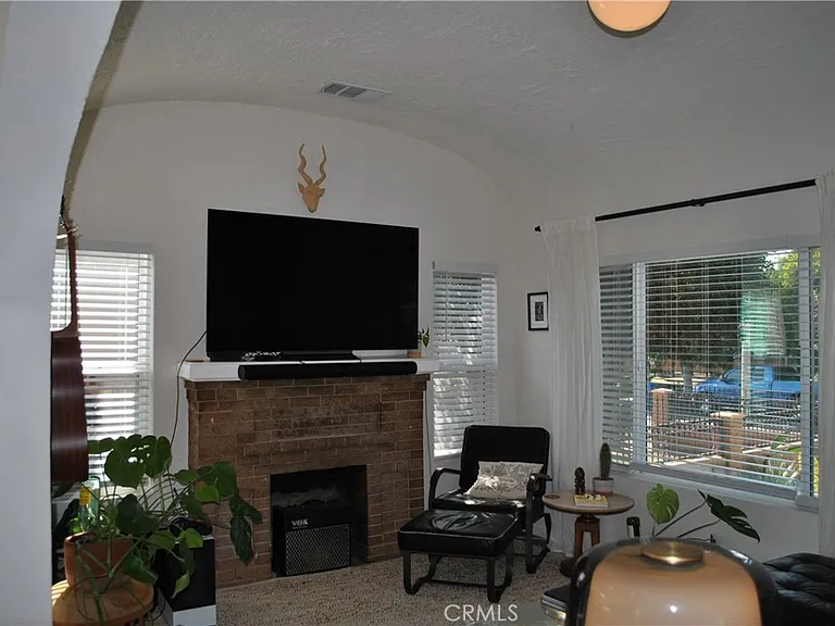 3200 Dorchester Ave — Photo 4
