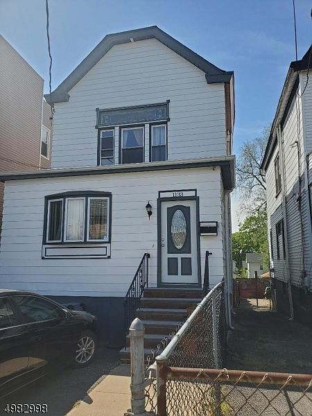 2nd image of 1133 Grove St