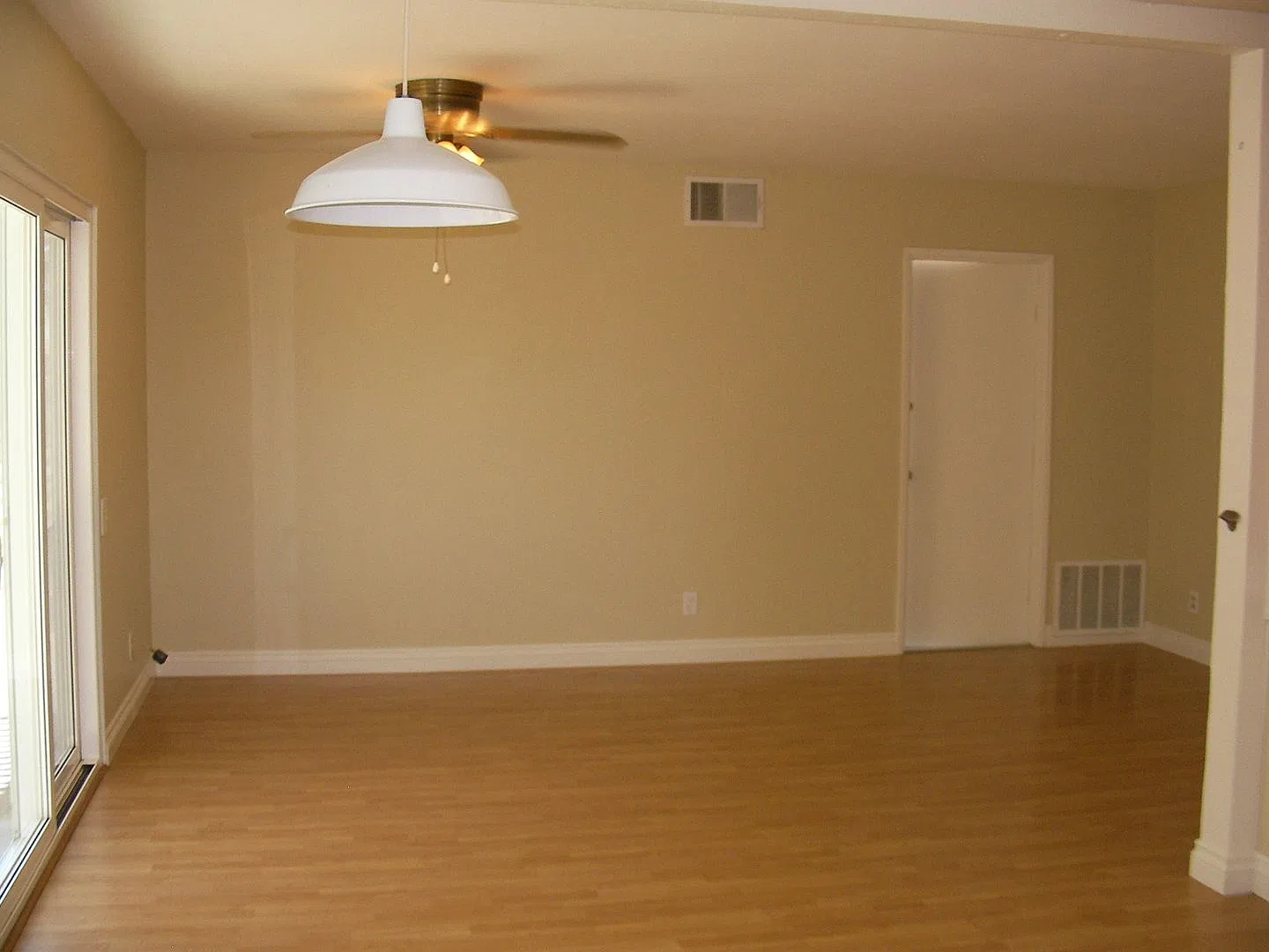 Freshly painted 4 Bedroom in MV!! — Photo 4