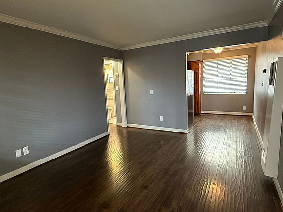 3rd image of 3151-3169 N Park Way #3157