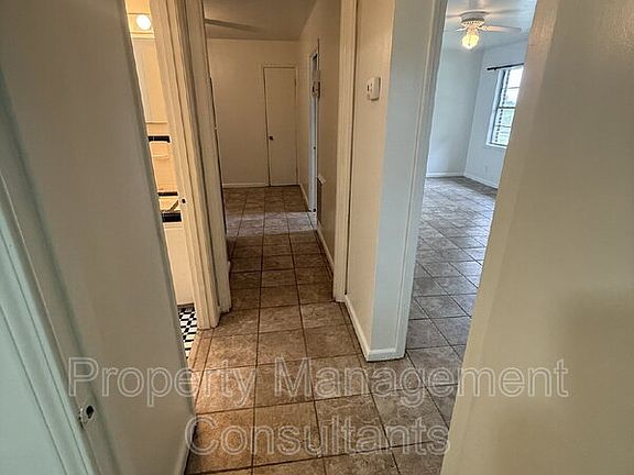 5th image of 903 Collinwood Ave