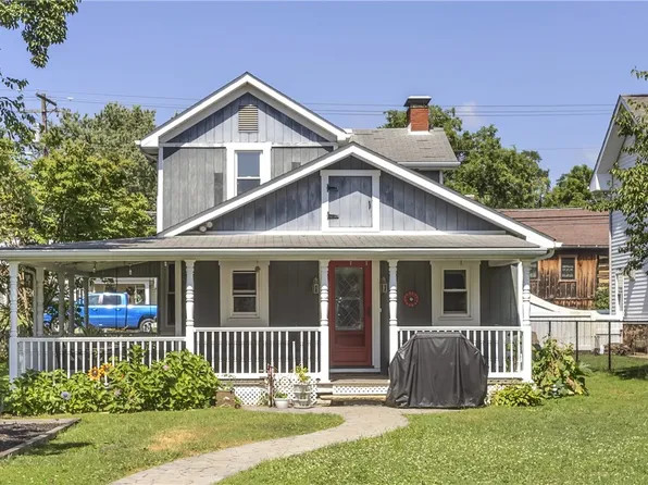 18 E Pittsburgh St, Delmont, PA 15626