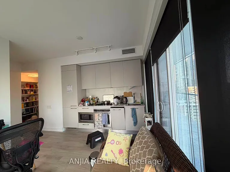 3 Gloucester St #2907 — Photo 4