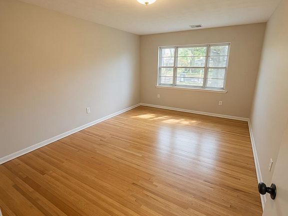 3rd image of 5107 Whiteway Dr