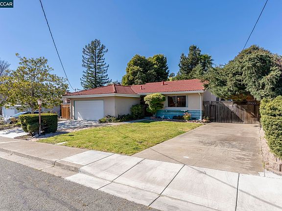 2nd image of 2555 Arroyo Ave