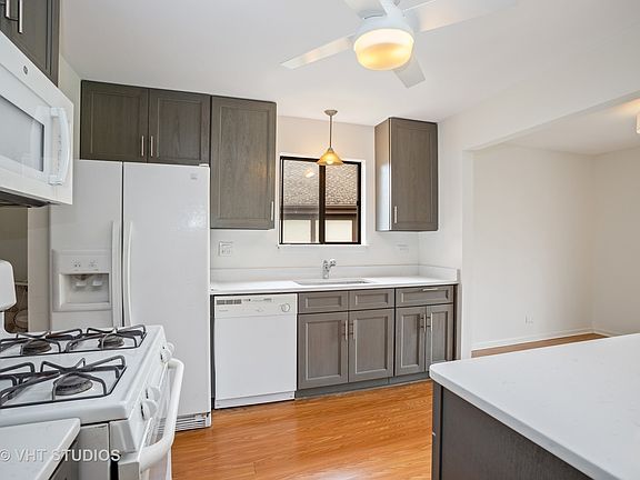 4th image of 310 Oak Meadow Ct APT B1