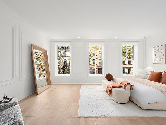 5th image of 375 De Graw St