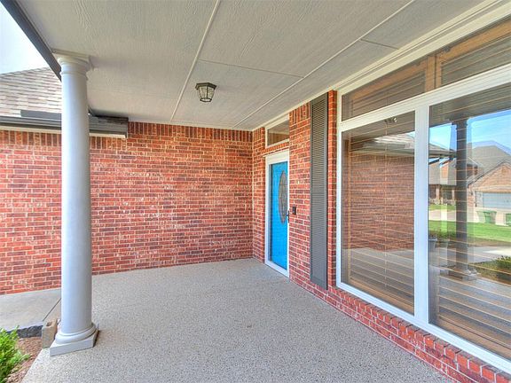 3rd image of 2109 Stony Brook Ln