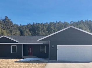 2275 Morgan Run Dr, Interlochen, MI 49643