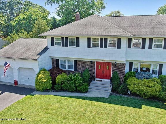 3rd image of 1582 Sea Island Dr