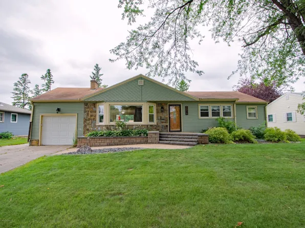 1516 6th Ave S, Moorhead, MN 56560