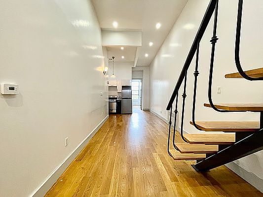 5th image of 231 Jefferson Ave #3W
