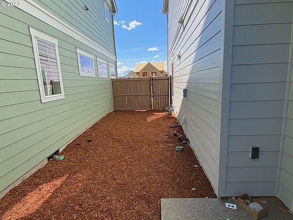 4th image of 4057 SE 85th Ave
