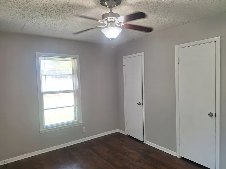 1225 Harrison Ln — Photo 15